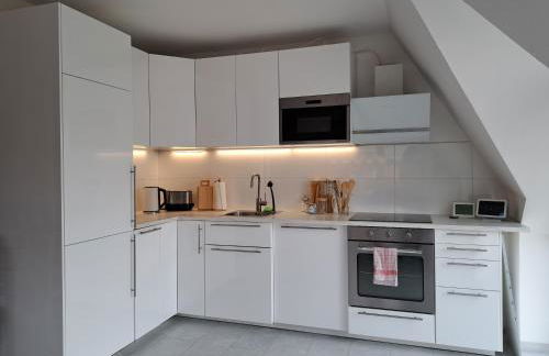 Livora Living - Stilvolles DG-Apartment an der Fußgängerzone - 2 Schlafzimmer - Foto 32