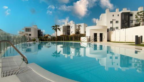 Mara's Apartments Higuerón West - Garden Villa - 246 m2 of Private Terrace & Garden - Like a House - Foto 1