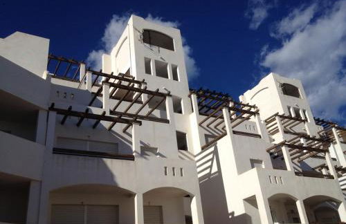 Coqueto Apartamento con vistas al mar y piscina - Photo 2