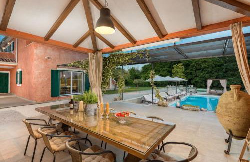 Villa Village by Villsy - with heated pool, spa, private tennis court, golf court, basketball court and playroom - Photo 15