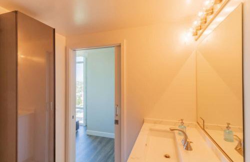 Modern Downtown SD Apartment Stunning City Views - Foto 27