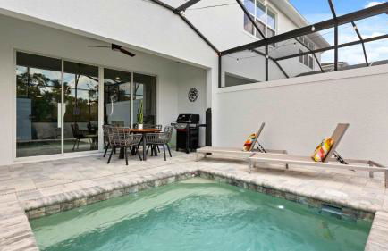 Upstay-Luxury 3BR Home w Private Pool & Games Room - Foto 7