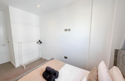 Lux 3-Bedroom Penthouse in Battersea with 3 Private Balconies near Clapham , Nine Elms by NourNest Apartments - Foto 11