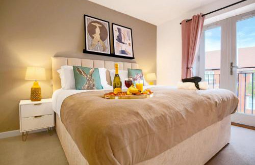 Middleton House with Free Parking, Fast-Wifi, SmartTV and Garden by Yoko Property - Photo 6