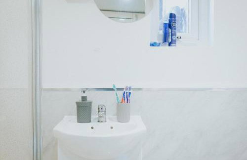 Modern Studio Flat l Sleeps 4 l Free Wifi l Leisure l One Castle Apartments - Foto 7