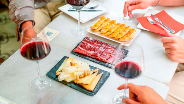 Paseo por El Born con cena de tapas y espectáculo flamenco - Foto 4, Tapas