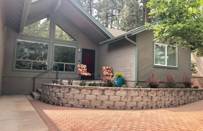 Home In The Pines Near Downtown w Hottub - Foto 7