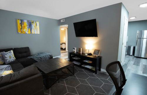 604 1 Two Bedroom One Bath with King near Main Street - Foto 1