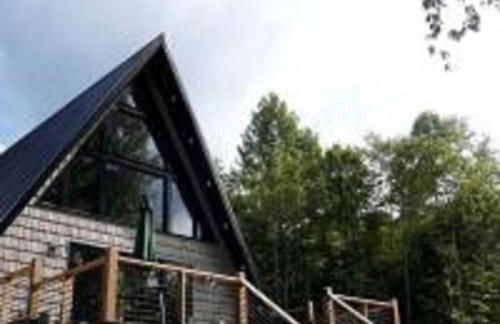 Romantic Escapes in this Stunning A-Frame in North Carolina with Access to a Private Hot Tub and Fire Pit - Foto 17