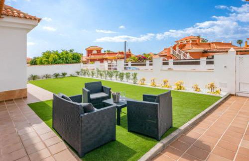 PRIMERA LUXURY HOUSE - Photo 12