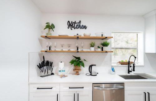 Tranquil and Sunny 4BR Getaway Home - Foto 16