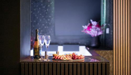 One Night Love Room Unique - Photo 1