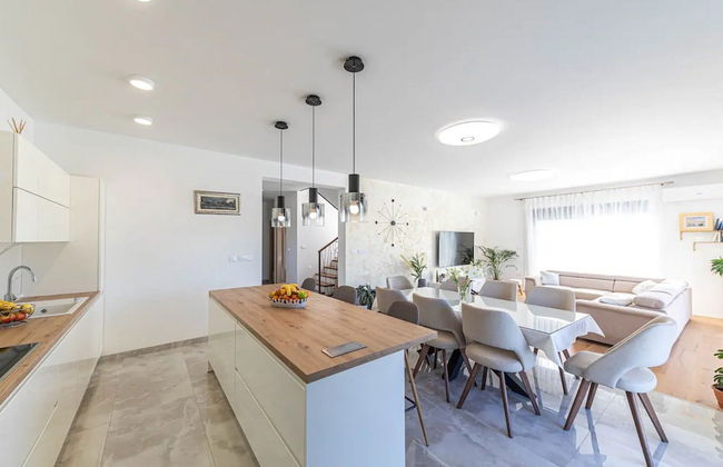 Luxurious Sanctuary Villa Primorski Dolac With Pool - Foto 6