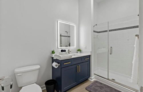 Spacious 2BD - 5 Min DT, Gym, Parking, W-D - Sleep 12 - Foto 24