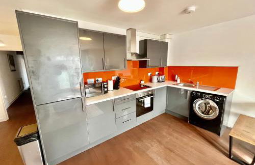Stylish 2 Bed Riverside Flat, Single or Kingsize beds, Free Parking - Photo 10