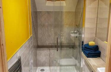 Self-contained Attic Flat, 15 mins from the centre - Foto 10