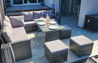 Delightful newly renovated 3-bed house with garden beach hut - Foto 1