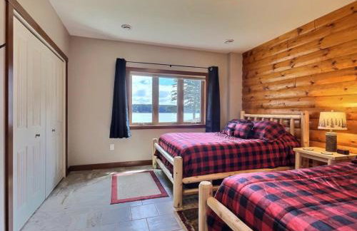 Northwoods WI 6BR Lakefront Cabin Retreat on Lake Nokomis - Minnohawk Lodge - Foto 46