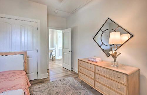 Luxe Lakefront Getaway with Porch and Water View! - Foto 23