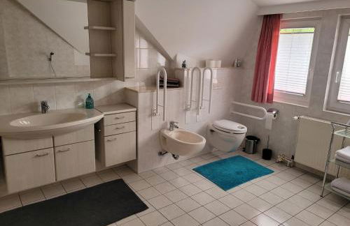 Großes Haus mit Garten, Sauna, Flügel, Kamin uvm - Photo 7