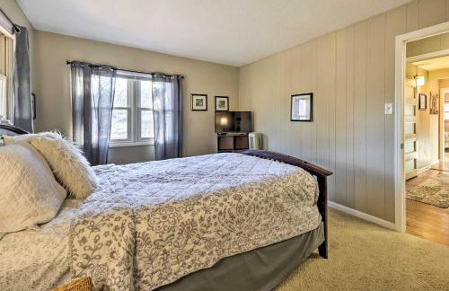Holiday Island Home: Hot Tub & Wood Stove! - Foto 15