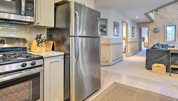 Cozy Getaway: Private Hot Tub, Near Skiing - Foto 3, Interior