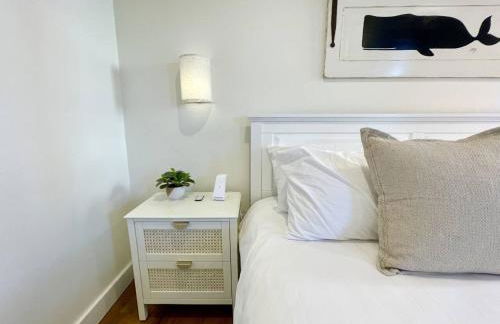 4 King Suites, Downtown, Outlets, Beach, Historic - Photo 12