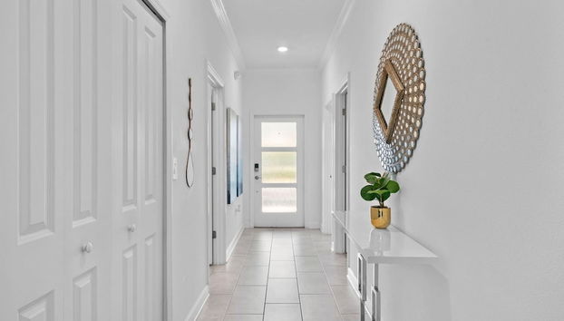 Spacious 5BR Home With Pool Near Top Attractions - Foto 4, Habitación