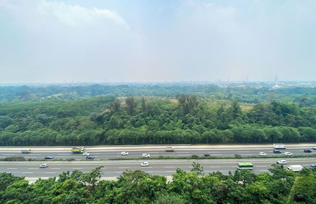 Comfy Stay 2BR at Podomoro Golf View Apartment - Foto 19