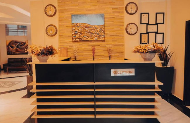 Madras Hotel and Apartments - Foto 2