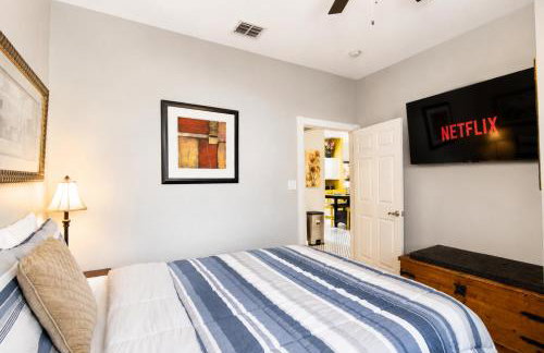 Dog-friendly home with large patio, W/D & central AC - Foto 55