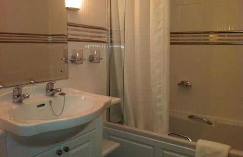 Glengarry Castle Hotel - Photo 26