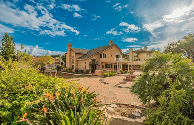 Newly Remodeled Suburban House - Foto 1