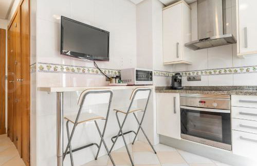 Seaside stay with large terrace, pool & parking REMS - Foto 19
