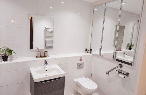 Spacious 2-bedroom Flat, Edgware London - Foto 10