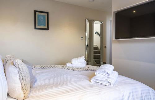 Arran Shores Luxury Shorefront Penthouse Suite 12 - Photo 8