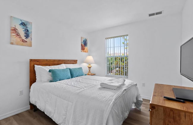 Amazing 3BR 2BA Townhome With Lake View at Terra Verde! - Foto 40