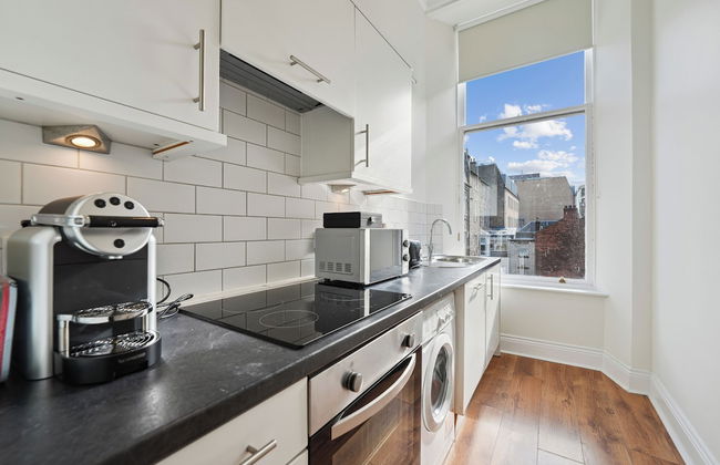 Blythswood Apartment 2 - Photo 23