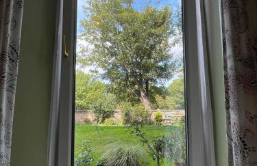 Characterful Edinburgh 1BR, Private Deck, Leith & Walk to City Centre - Foto 10