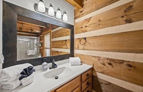 Hidden Star Hideaway-Blackberry Farm-Smoky Mtn Nat Park-Hot Tub- Fire Pit- Fenced Yard- Pet Friendly - Foto 34