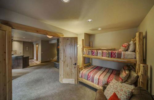 Bear Discovery Custom Tamarack Estate Home by Casago McCall - Donerightmanagement - Foto 36