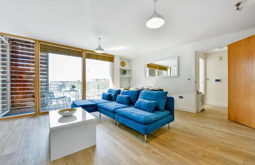 The Vizion serviced apartments from Pincott Properties - free parking, private balcony, and WiFi - Photo 2