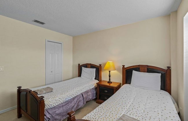 Family Ready In Gated Community Near Attractions 5 Bedroom Villa by RedAwning - Foto 3