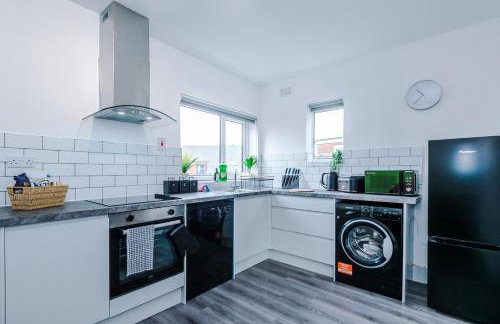 The Acacia Lodge - Beautiful & Modern 3-BR with FREE Parking - Perfect For Business or Work Stays by Parydise Properties - Foto 29