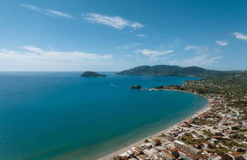 Salty Angel Sea Front Villa - Photo 40