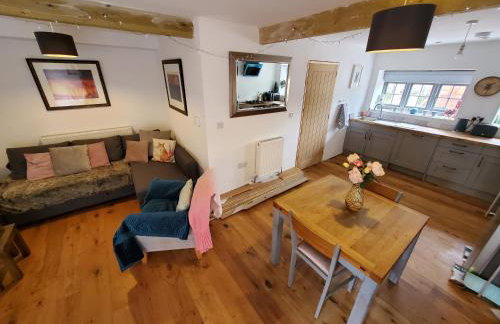 3 Bedroom Cottage - Hot Tub Garden Parking - Foto 15