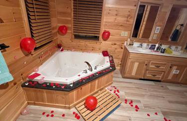 Luxury Cabin with Outdoor HotTub-NEW Construction - Foto 30