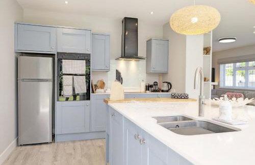 One Elms Way - Sleeps 8 - West Wittering - Foto 17