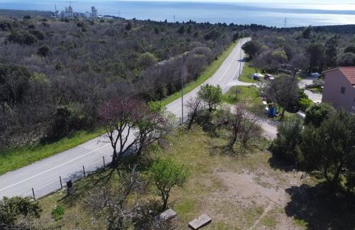 RENATOEMILIA spacious apartment with courtyard - Photo 26