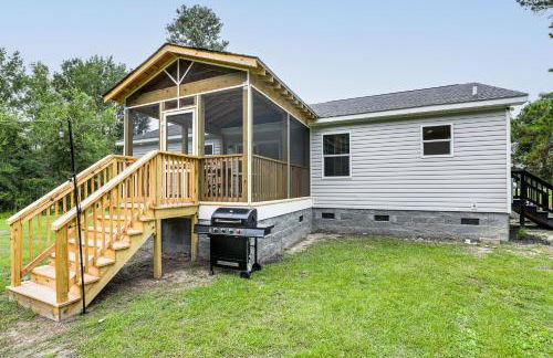Screened Porch Family-Friendly St Stephen Retreat - Photo 24